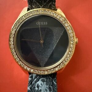 Guess Tri Glitz W0884L11 Watch
